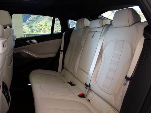 Used 2020 BMW X6 sDrive40i w/ M Sport Package image 22