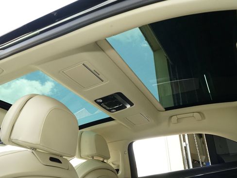Used 2023 Bentley Flying Spur Azure AWD/4WD image 21