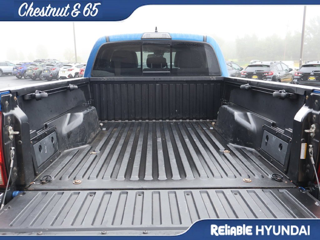Used 2018 Toyota Tacoma SR5 RWD image 14