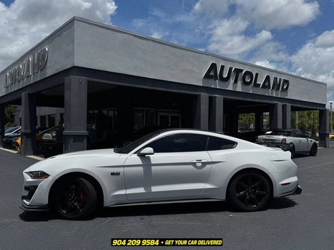 Used 2019 Ford Mustang GT w/ Black Accent Package RWD image 5