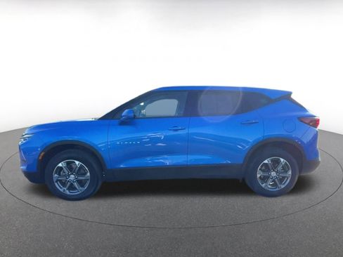 Used 2025 Chevrolet Blazer LT FWD image 9