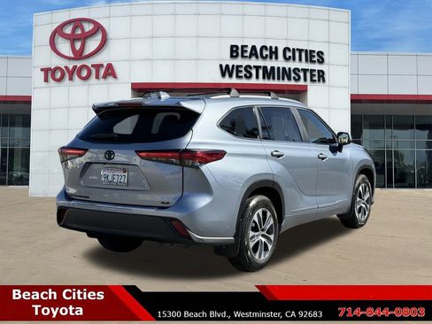 Certified 2023 Toyota Highlander XLE image 12