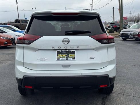 Used 2024 Nissan Rogue SV image 4