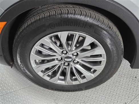 Certified 2024 Cadillac XT4 Premium Luxury image 9