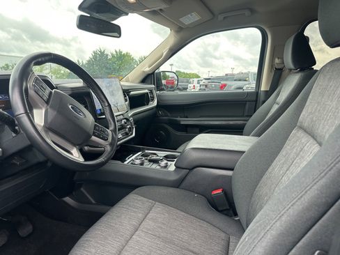 Used 2024 Ford Expedition XLT AWD/4WD image 6