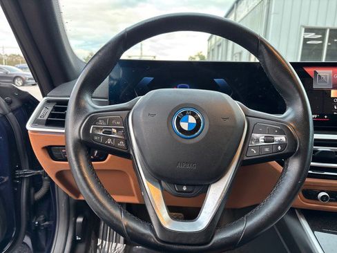Used 2023 BMW i4 eDrive35 image 21