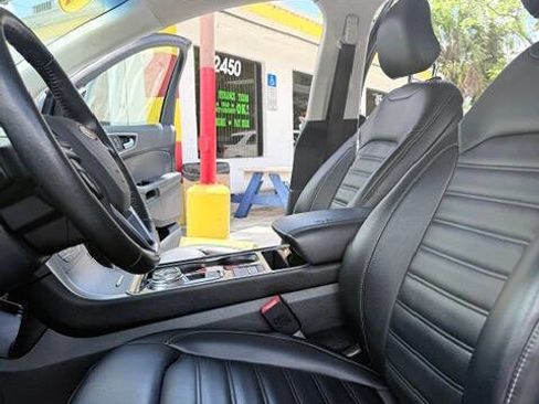 Used 2019 Ford Edge SEL w/ Equipment Group 201A AWD/4WD image 10
