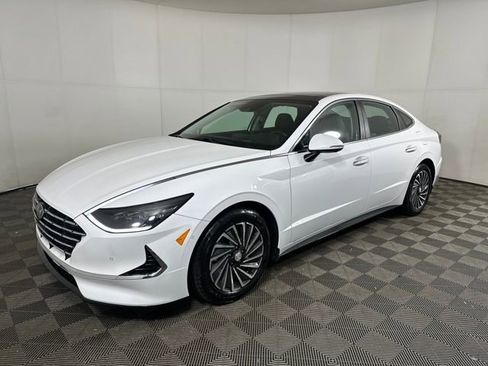 Used 2023 Hyundai Sonata Limited w/ Cargo Package image 7