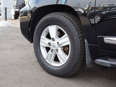 Used 2013 Toyota Land Cruiser image 30