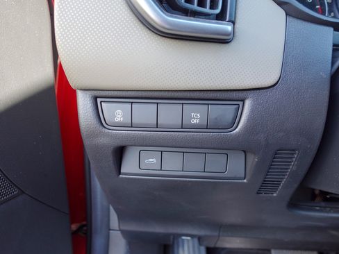 Used 2025 MAZDA CX-50 AWD 2.5 S w/ Premium Package image 12