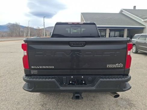 Used 2023 Chevrolet Silverado 2500 High Country w/ Z71 Off-Road Package image 4