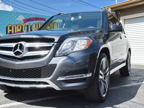 Used 2015 Mercedes-Benz GLK 350 2WD w/ Premium 1 Package image 4