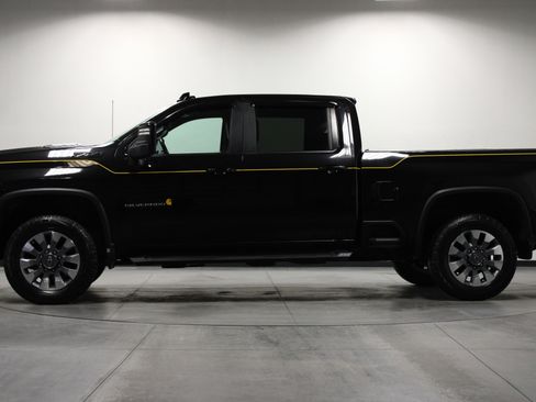 Used 2023 Chevrolet Silverado 2500 LTZ w/ Carhartt Edition image 7
