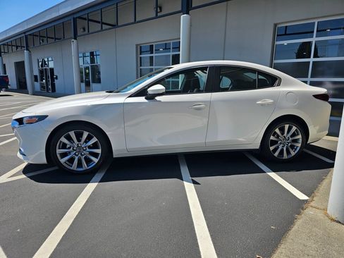 Used 2025 MAZDA MAZDA3 s FWD image 2