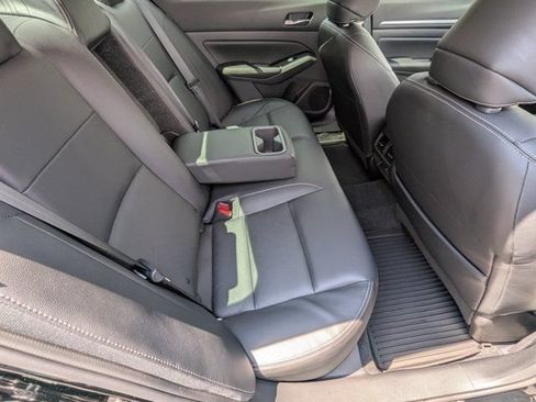 Used 2024 Nissan Altima 2.5 SL FWD image 14