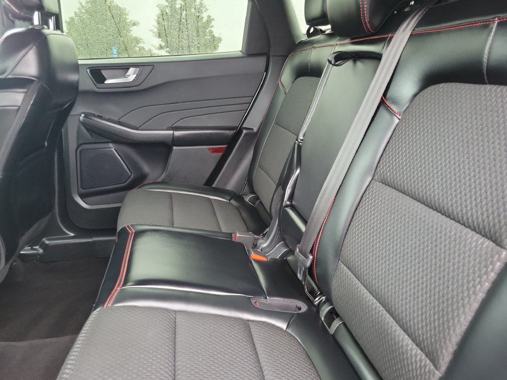Used 2024 Ford Escape ST-Line w/ Tech Pack #1 AWD/4WD image 12
