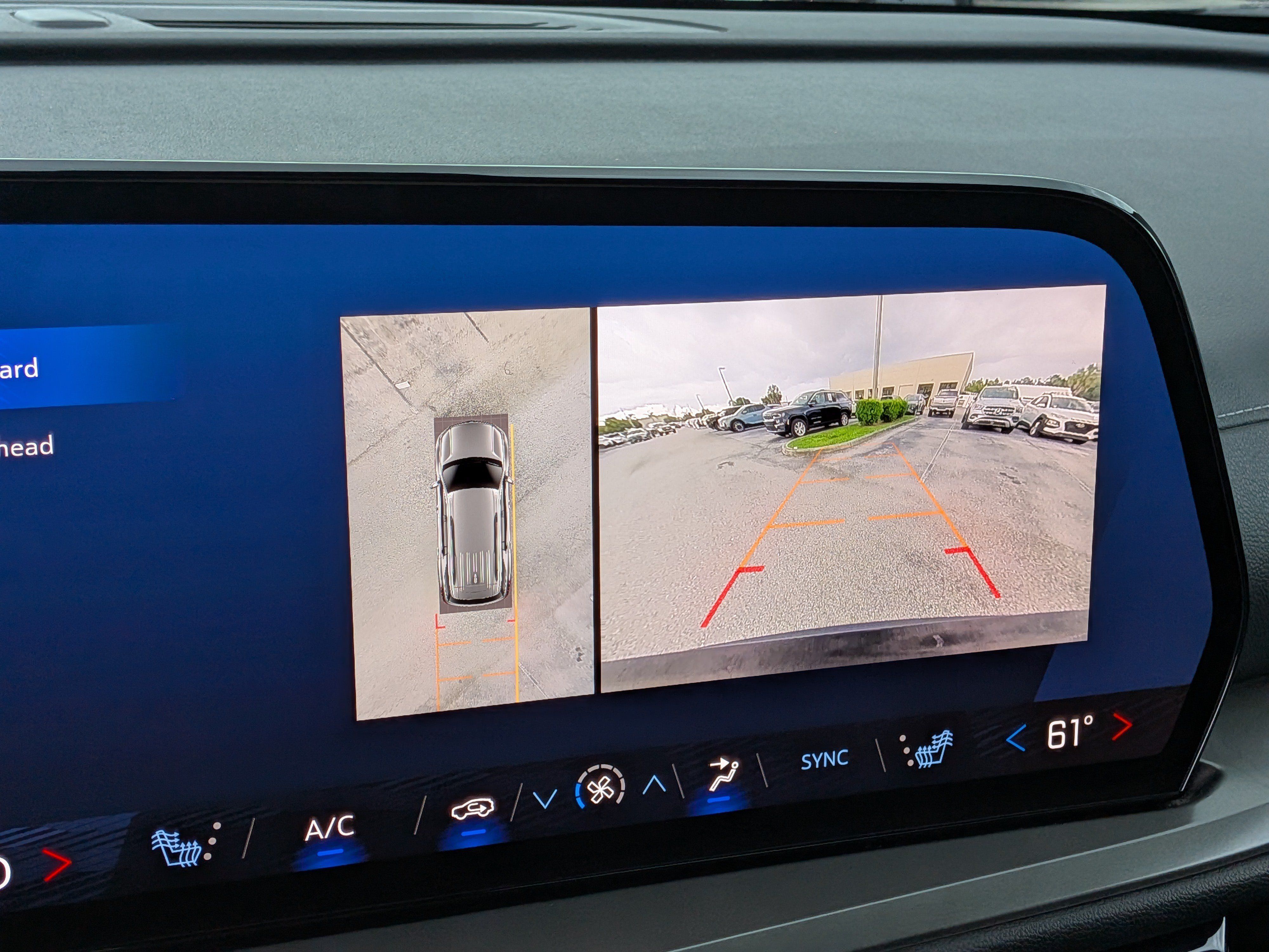 Used 2024 Chevrolet Traverse LT FWD image 33