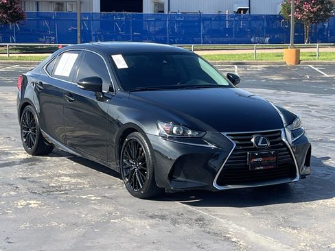 Used 2018 Lexus IS 300 RWD image 3