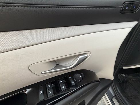 Certified 2025 Hyundai Tucson Limited image 24