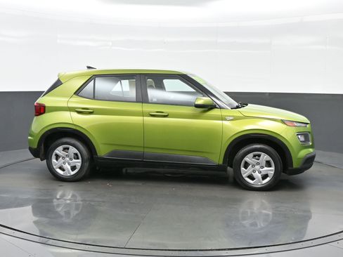 Used 2020 Hyundai Venue SE image 7