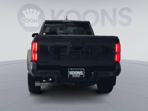 Used 2026 Toyota Tacoma TRD Off-Road AWD/4WD image 10