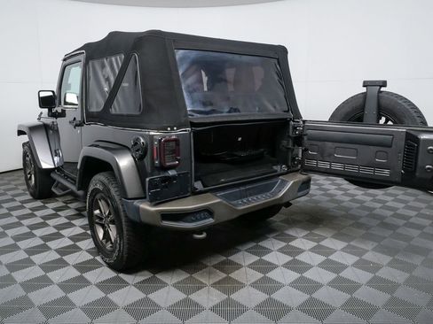 Used 2017 Jeep Wrangler Sahara image 12