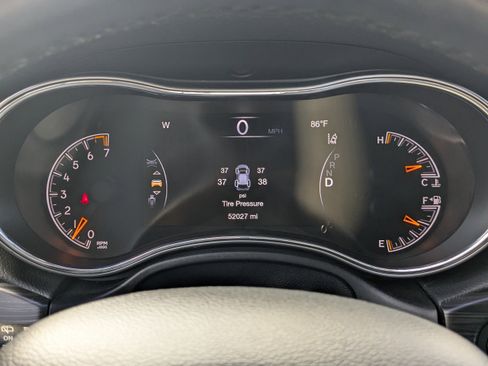 Used 2022 Jeep Grand Cherokee Laredo X image 28