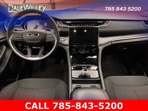 Used 2024 Jeep Grand Cherokee L Laredo image 7