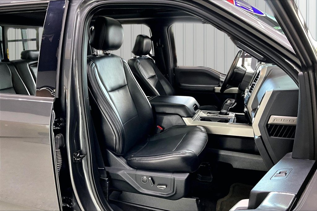 Used 2017 Ford F150 Lariat w/ Equipment Group 502A Luxury AWD/4WD image 29