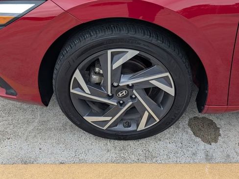 Certified 2025 Hyundai Elantra Sport image 9