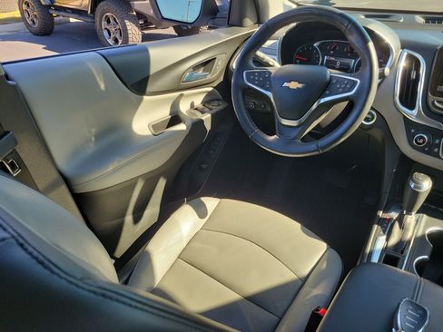 Used 2018 Chevrolet Equinox Premier w/ Infotainment II Package image 15