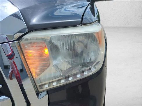 Certified 2017 Toyota Tundra SR5 RWD image 9