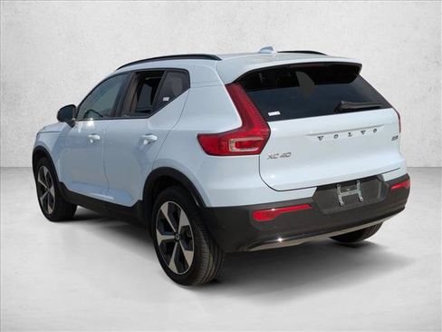 Used 2024 Volvo XC40 B5 Plus AWD/4WD image 7