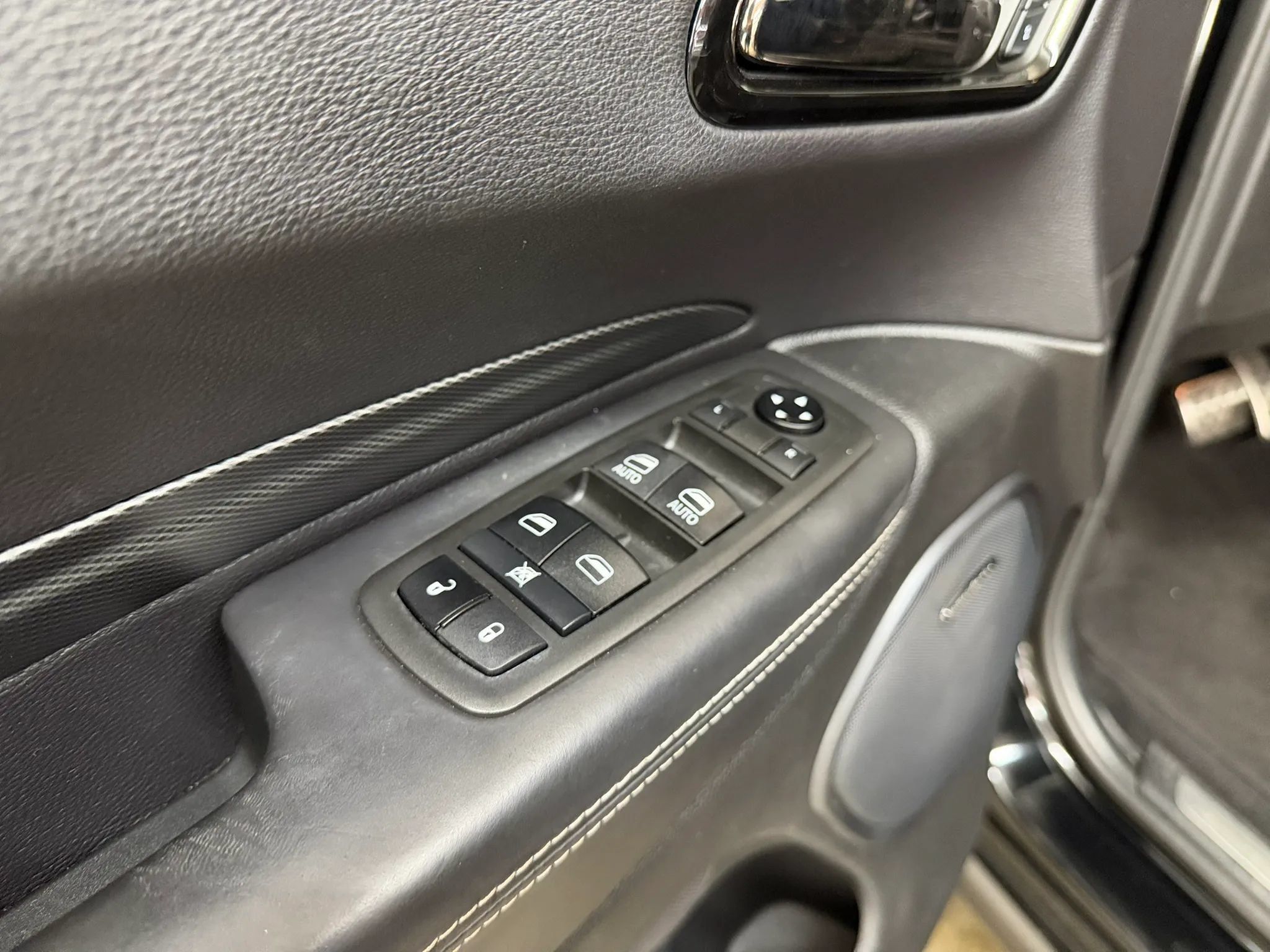 Used 2021 Dodge Durango SRT Hellcat w/ Technology Group AWD/4WD image 13