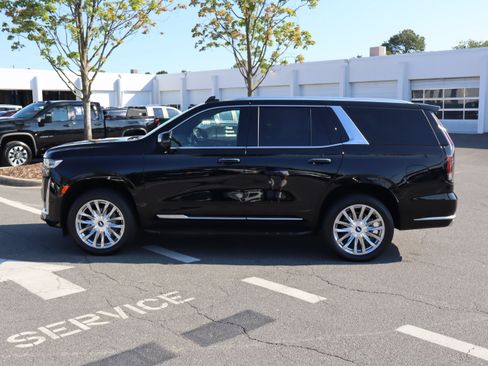 Used 2024 Cadillac Escalade Premium Luxury AWD/4WD image 7