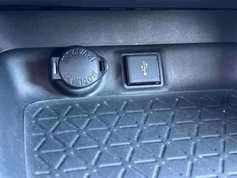 Used 2020 Toyota RAV4 XLE Premium image 22