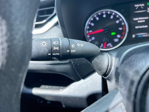 Used 2020 Toyota RAV4 XLE FWD image 20