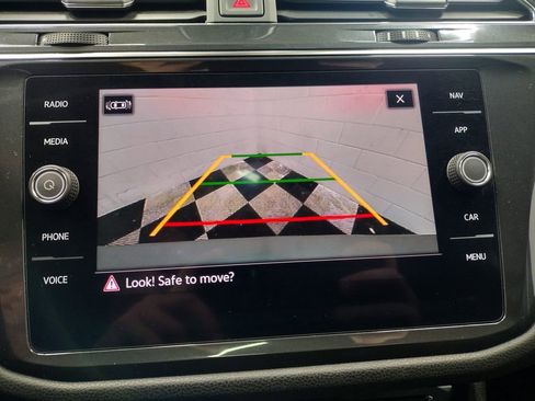 Used 2021 Volkswagen Tiguan SEL image 10