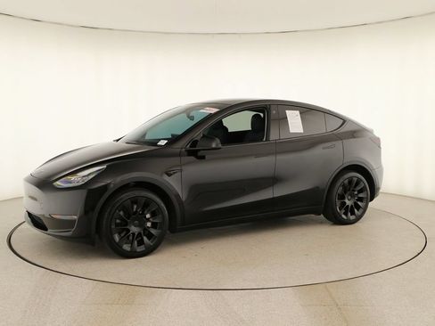 Used 2023 Tesla Model Y Long Range AWD/4WD image 13