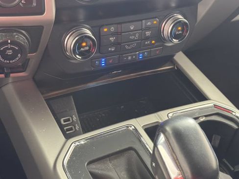 Used 2019 Ford F150 Lariat w/ Equipment Group 502A Luxury AWD/4WD image 13