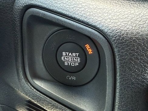 Used 2024 Jeep Wrangler Sport S image 33