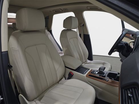 Certified 2021 Audi Q5 2.0T Premium Plus w/ Premium Plus Package image 12