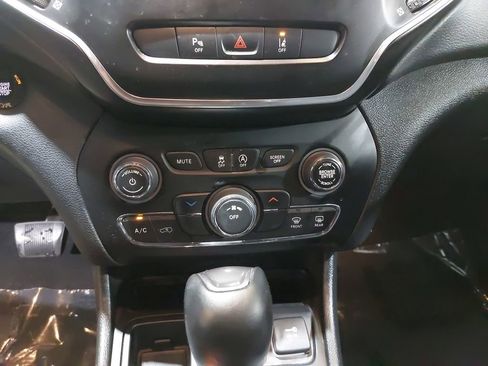 Used 2021 Jeep Cherokee Latitude Lux image 25