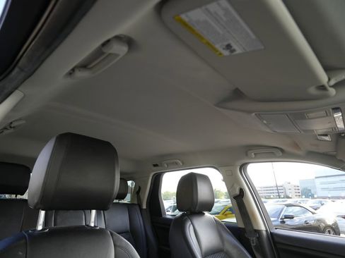 Used 2019 Land Rover Discovery Sport SE AWD/4WD image 29