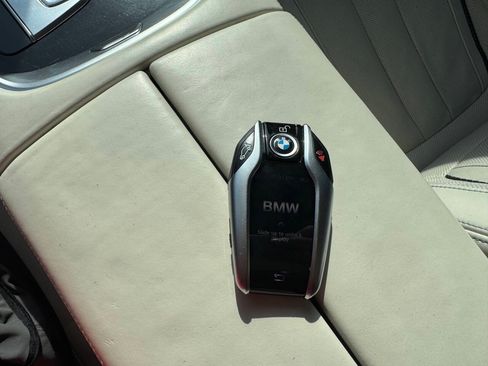 Used 2018 BMW 750i xDrive AWD/4WD image 19