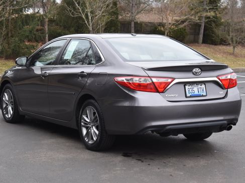Used 2015 Toyota Camry SE image 30
