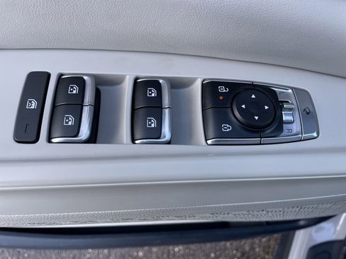 Certified 2025 Kia Carnival SX image 19