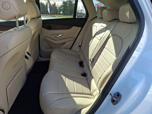 Used 2021 Mercedes-Benz GLC 300 GLC 300 image 8