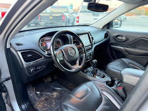 Used 2019 Jeep Cherokee Limited AWD/4WD image 14