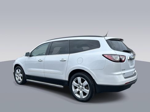 Used 2016 Chevrolet Traverse LT w/ Style and Technology Package image 5